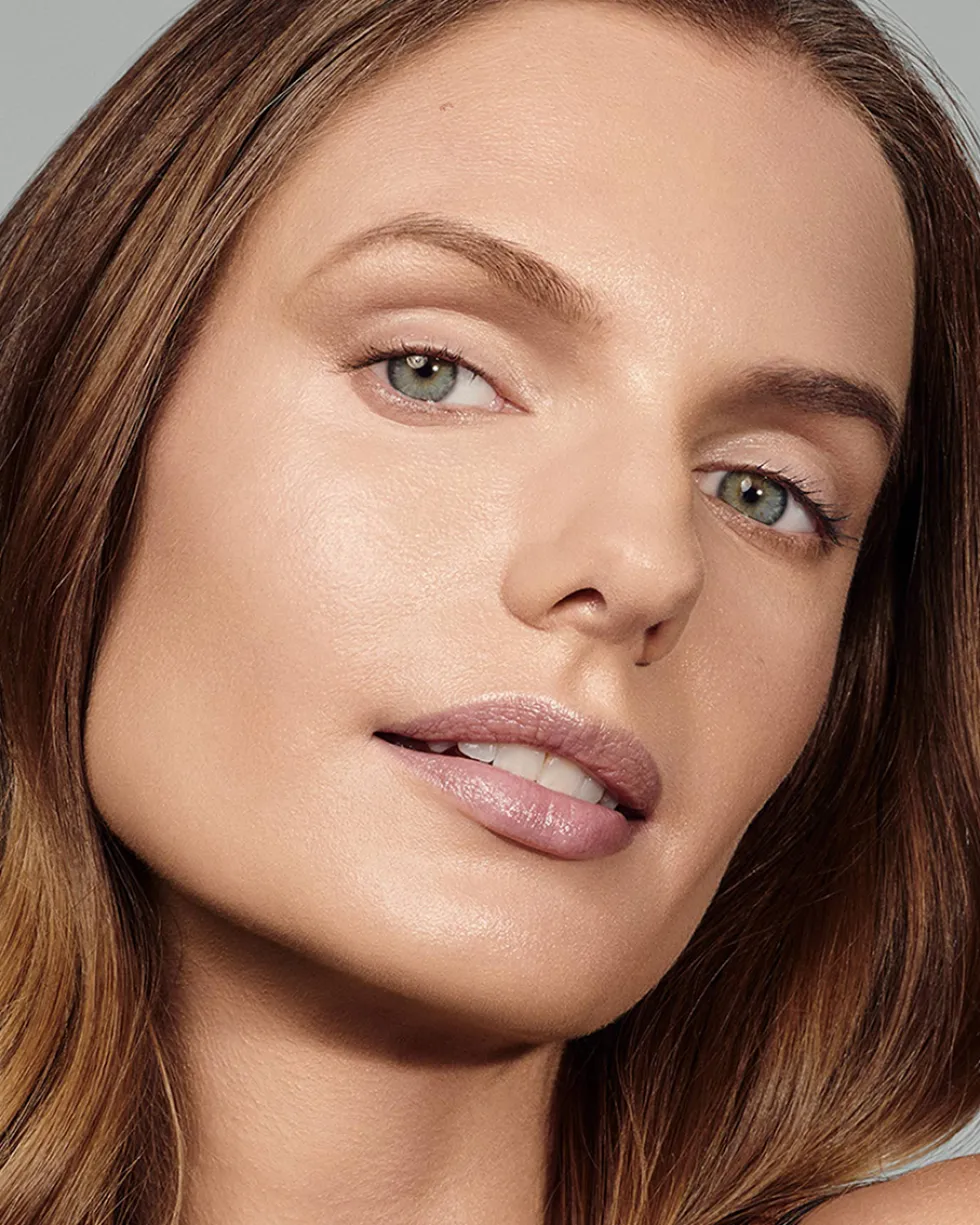 estée lauder futurist hydra rescue moisturizing makeup spf 45 VERZORGENDE FOUNDATION - HYDRATEREND, VERZACHTEND & VOEDEND