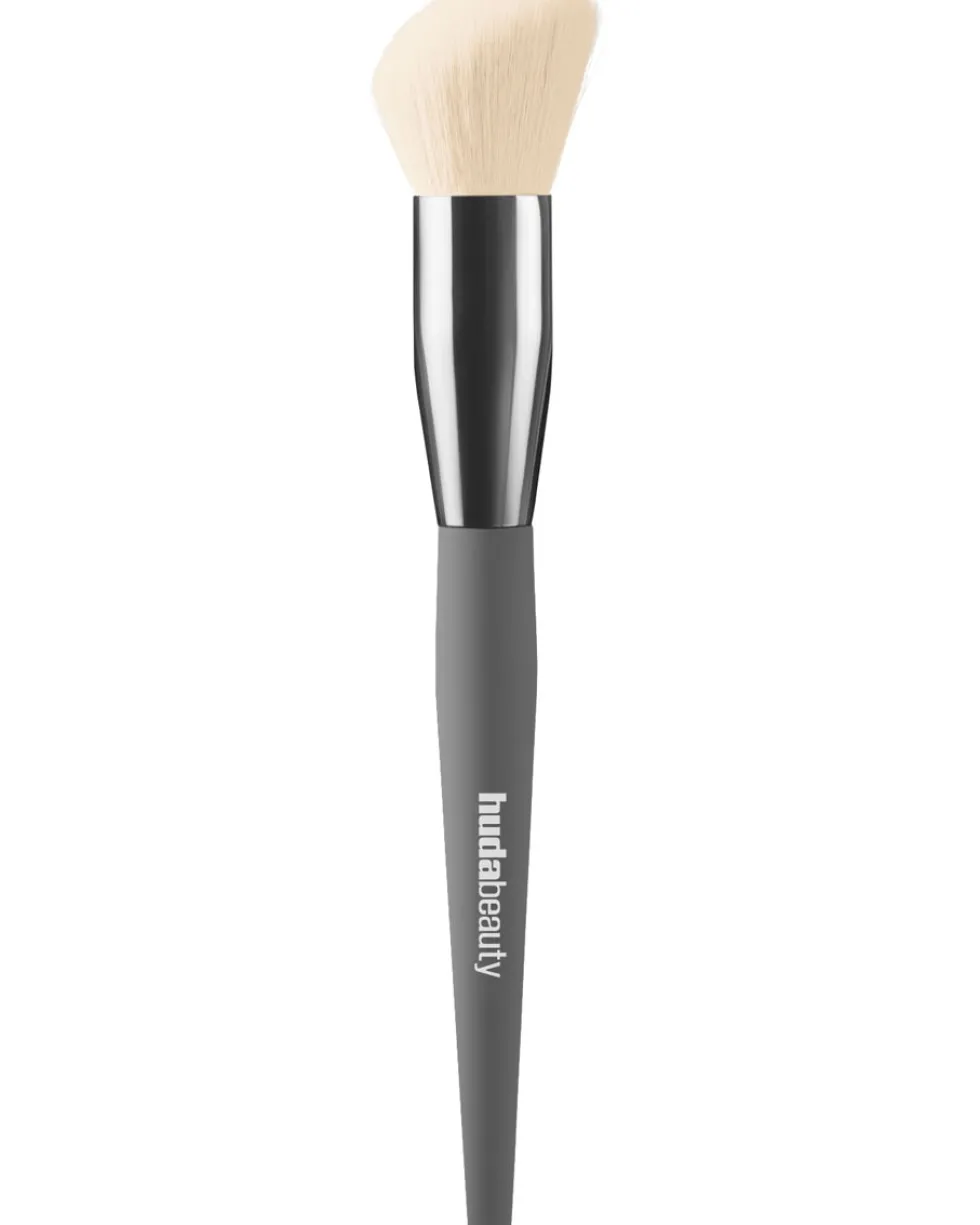 huda beauty diffusing cheek brush Blush Brush
