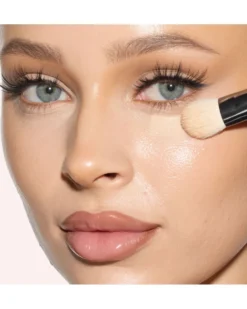 huda beauty undereye buff brush CONCEALER BRUSH