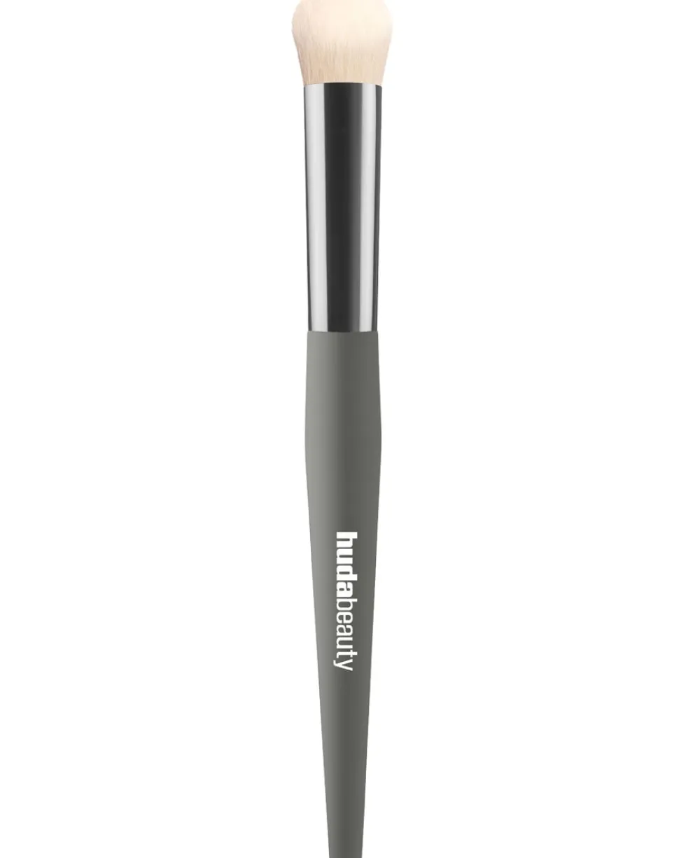 huda beauty undereye buff brush CONCEALER BRUSH