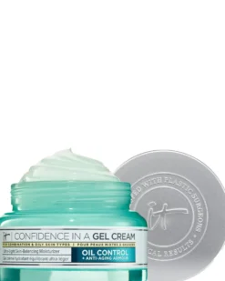 it cosmetics confidence CONFIDENCE IN A CREAM OIL CONTROL