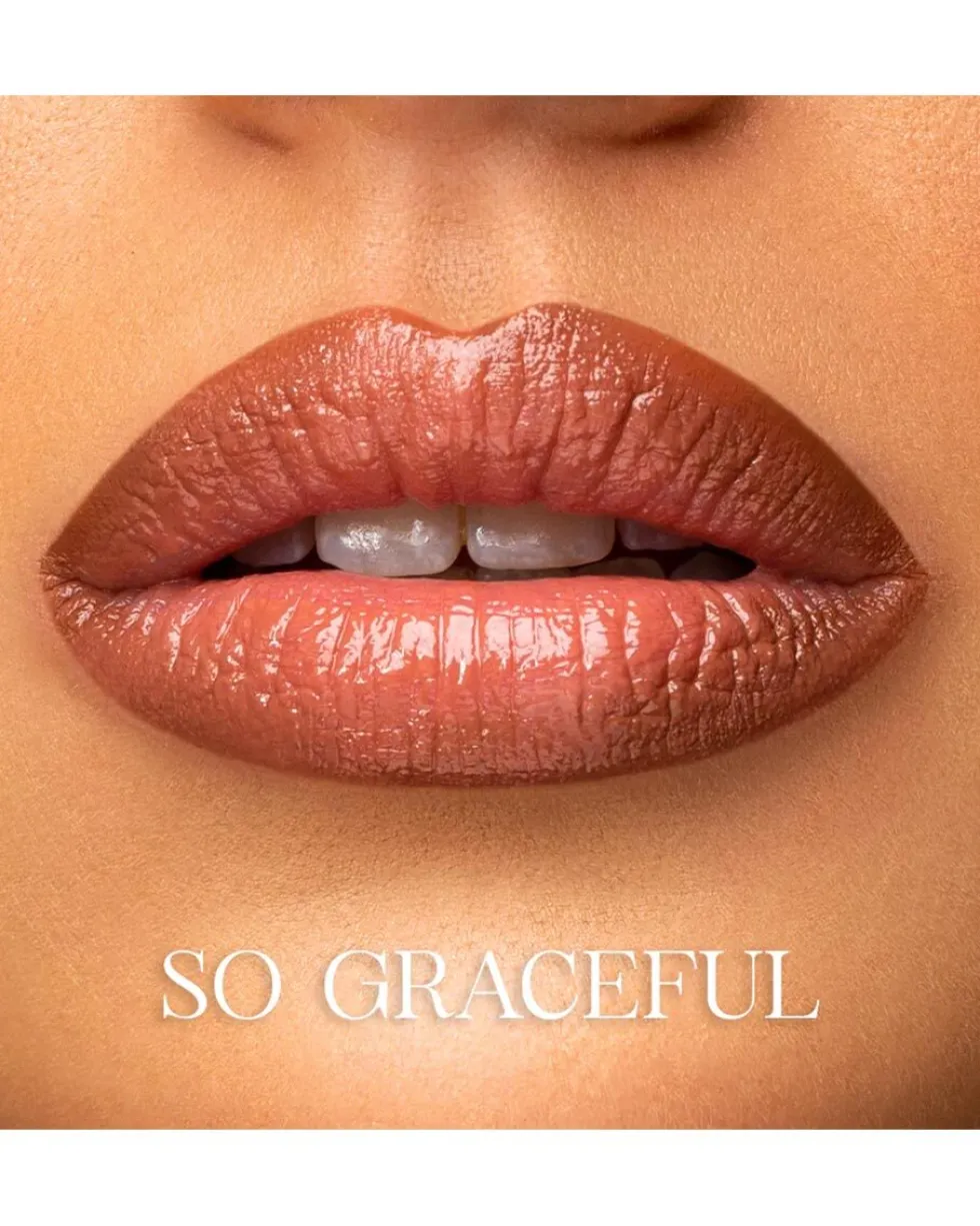 queen tarzi plumping lip gloss PWR GLOSS